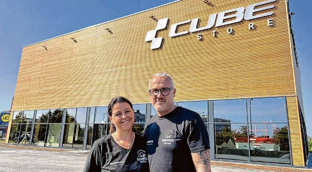 Stefan und Jana Wiesner, Inhaber des neuen Fahrradhauses in Groß Gaglow.