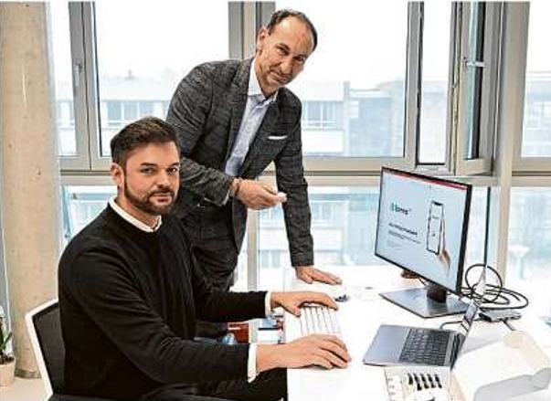 Robin Kuscheck (l.) und Dr. Frank Käßner entwickeln im Gründungszentrum Startblock B2 die Somno-App.