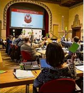 Beim Ja der Cottbuser Abgeordneten zum Wechsel des CTK gab es eine Gegenstimme und eine Enthaltung.