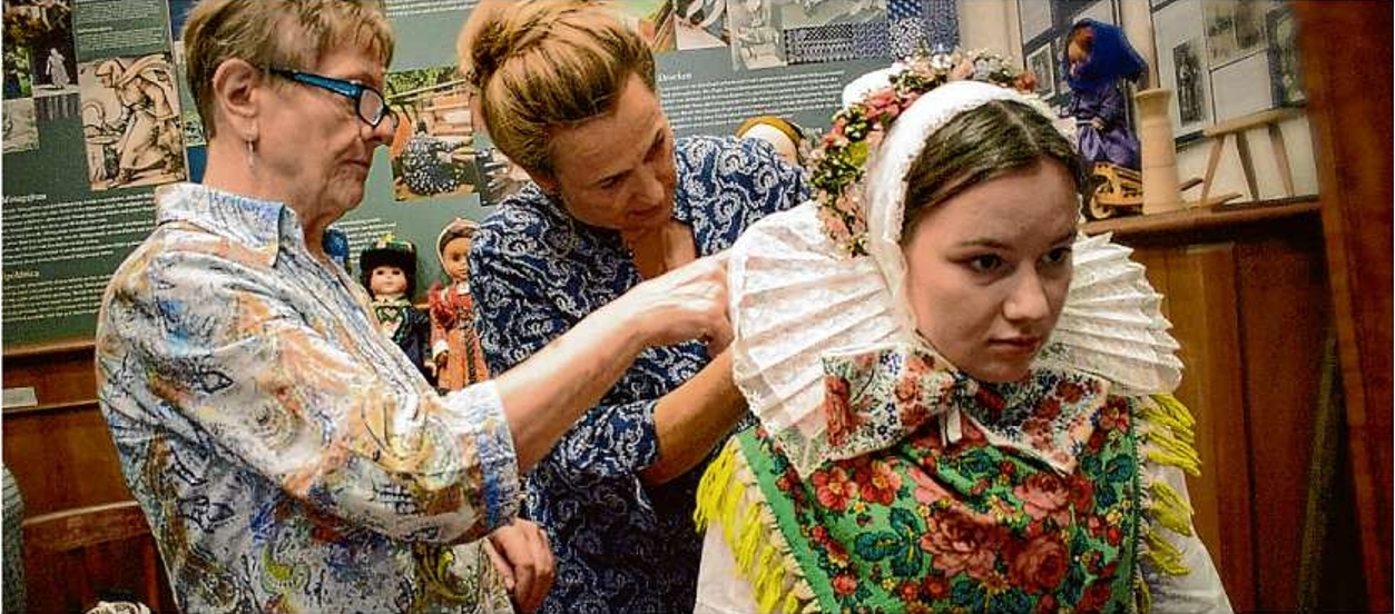 Eine Generationsfrage? Die sorbische Tracht sieht wunderschön aus, macht aber auch eine Menge Arbeit.