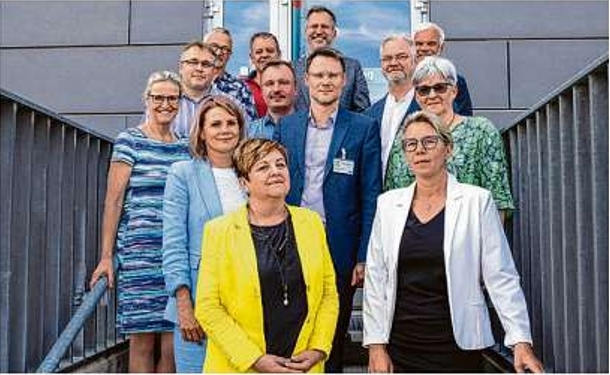 Der Aufsichtsrat des CTK um seinen Vorsitzenden Tobias Schick (oben) freut sich über den Überschuss. In der Bildmitte: CTK Geschäftsführer Sebastian Scholl