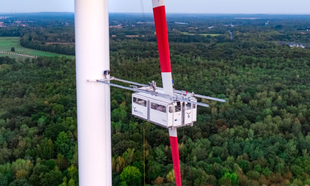Auf dem Prüfstand von WP Systems wird die mit einem Team  der TU Dresden entwickelte neuartige offene Wartungsplattform  einem letzten Check unterzogen. 