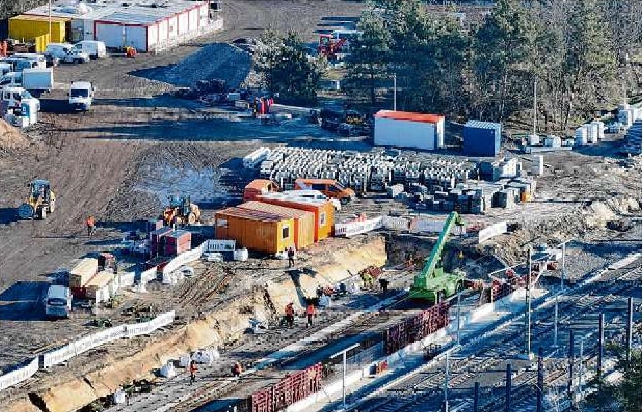  In der Nähe des Heizkraftwerkes (in Cottbus entsteht derzeit eine neue Logistikstelle, eine Art Güterbahnhof. Aber es sind weitaus größere Investitionen nötig ,um die Transportkapazitäten in der Lausitz zu erhöhen. Foto: