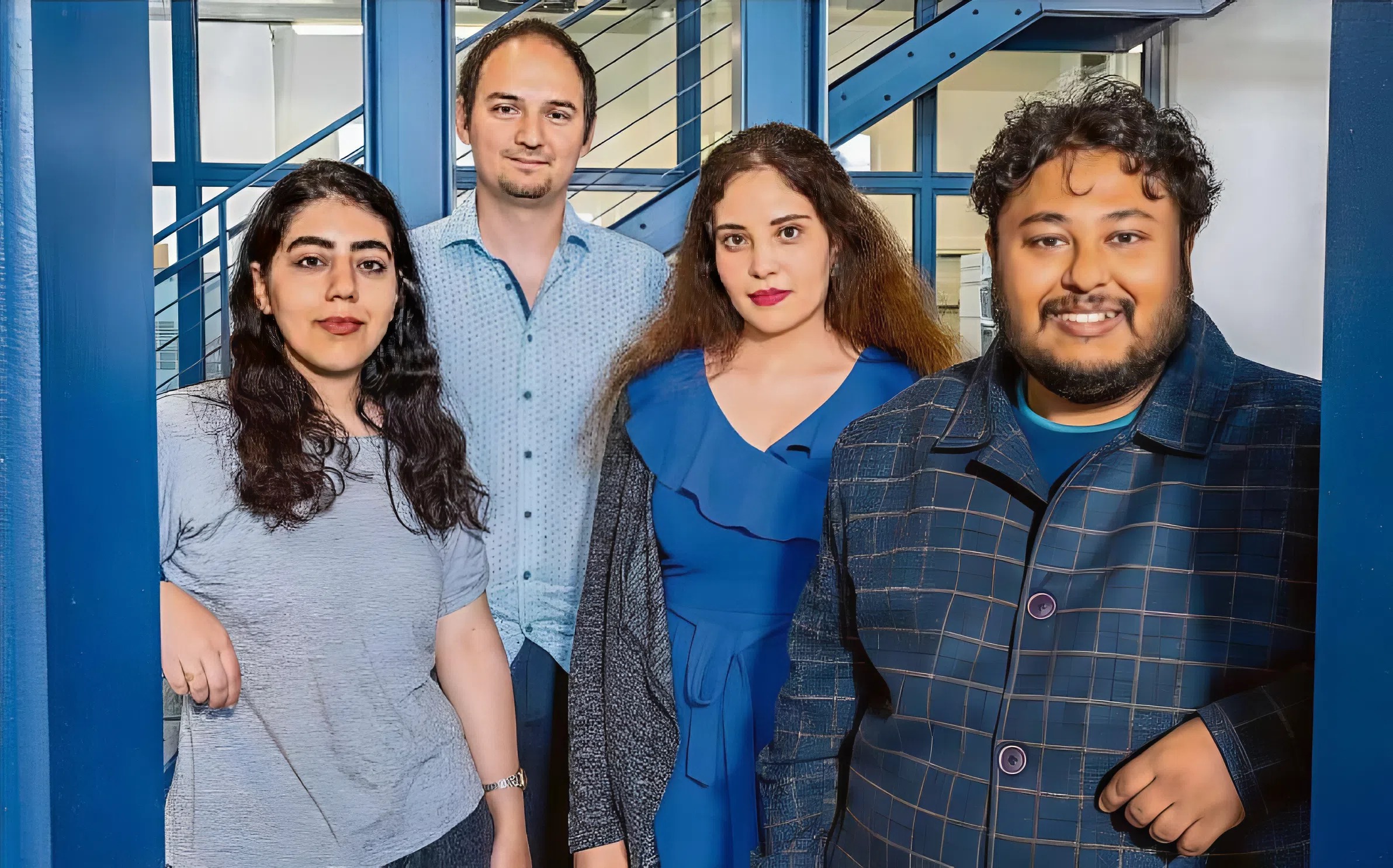 Diese Mannschaft der BTU unter Leitung von Prof. Ruben R. Rosencrantz (2.v.l.) entwickelt Knorpelzellen Implantate, die sich per 3D-Druckerausdrucken lassen. Fotos(2): 