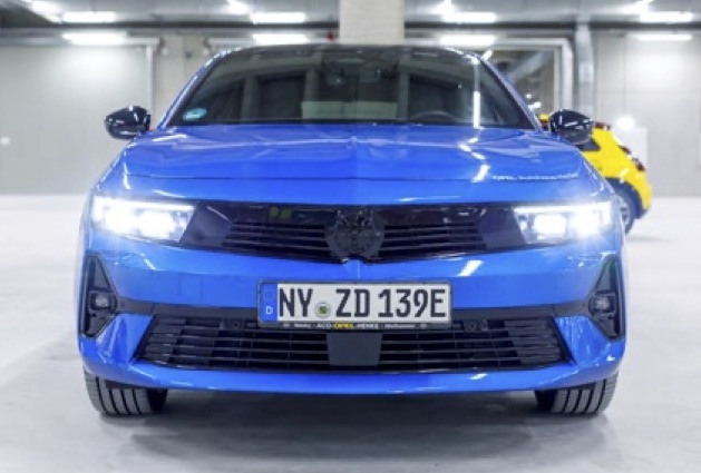 Frontansicht: Opel Astra Electric