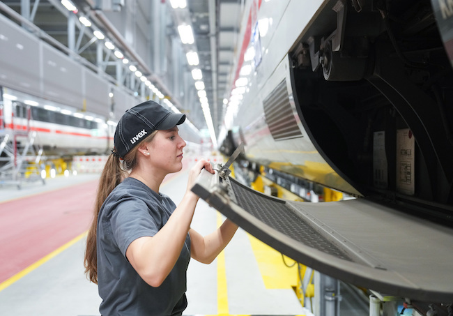Als Partnerin der Veranstaltung ermöglicht die Deutsche Bahn den Teilnehmerinnen einen exklusiven Blick hinter die Kulissen.