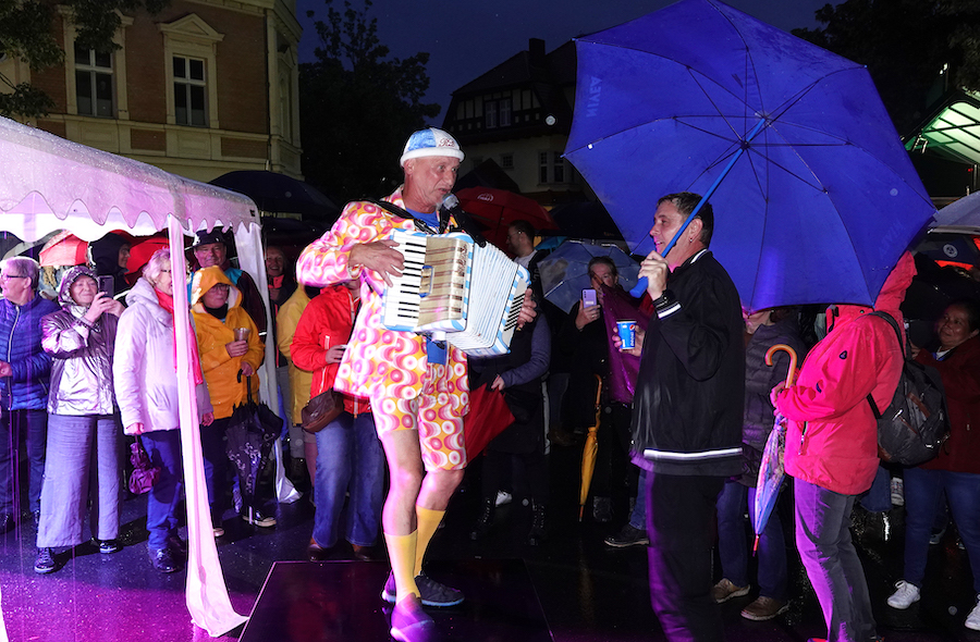 Luckauer Kahnnacht trotzt dem Regen