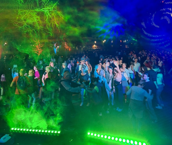 Partystimmung mit DJ Jannis Simons