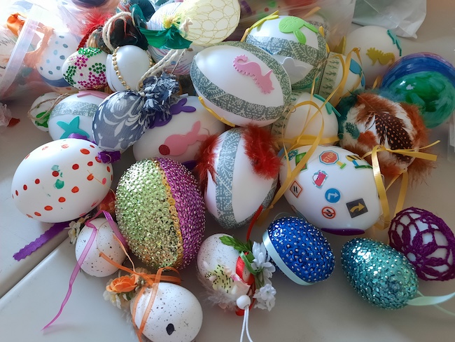 Verzierte Eier für die Forster Innenstadt