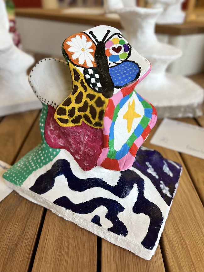 Eine Skulptur der Kunstausstellung.