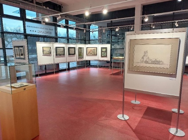 Blick in die Ausstellung „Felix Lücking – Querschnitt eines Lebenswerkes“.