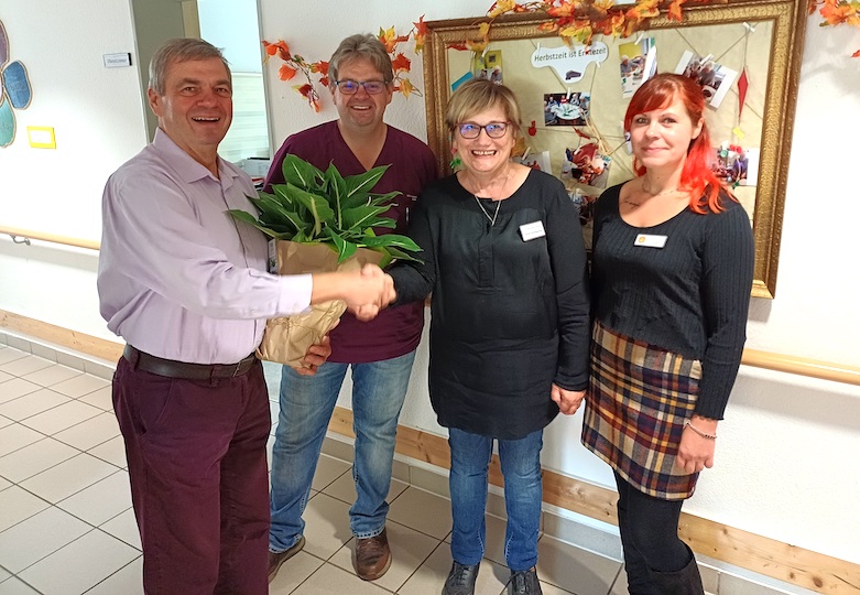 Alexander Adam (links im Bild), Marcel Kollin (2. v. links), Sabine Baumgarten (2. v. rechts) Charleen Weist