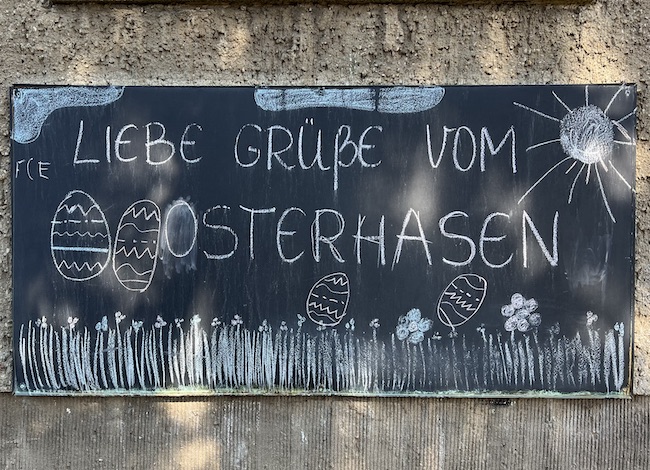 Ein liebevoller Ostergruß an einer Lausitzer Schule