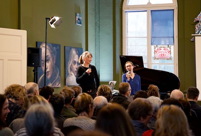 Die beiden Vereinsvorstände Christine Geißler und Aglaja Sprengel.