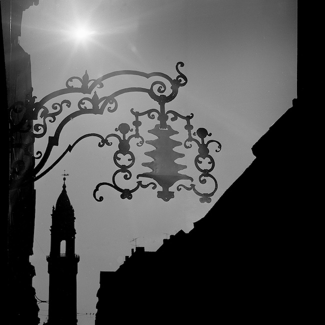 Reichenstraße – Ausleger am Wohn- und Geschäftshaus Nr. 7/Café »Budyšin« und Reichenturm. 1981