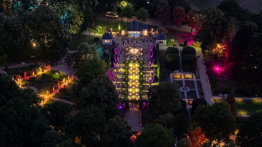 Rosengartenfesttage 2025 - abendlicher Blick von oben