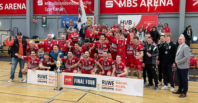 Das jubelnde LHC Team nach dem Erfolg im Landespokalfinale in Oranienburg