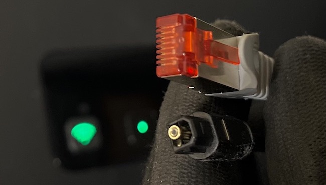 Glasfaser & Netzwerkkabel | Symbolfoto