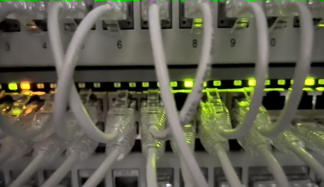 Symbolfoto Server-Patchfeld