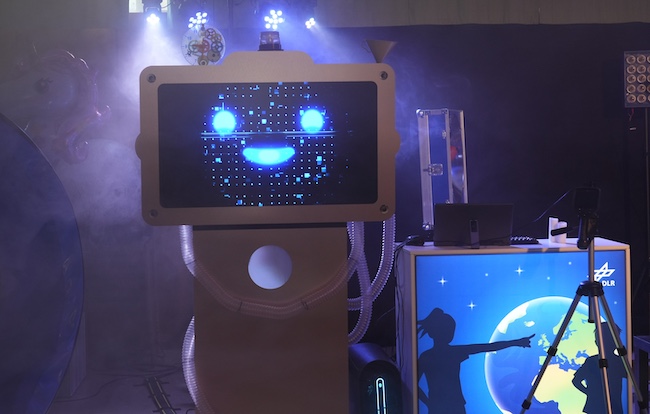 Die DLR_Raumfahrt_Show richtet sich insbesondere an Schüler, begeistert aber auch Erwachsene.