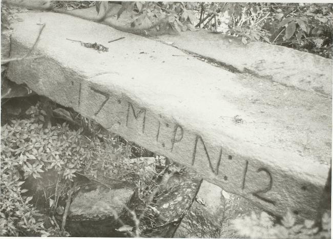 Bergung eines inschriftlich gestalteten Werksteines an der „Gaswerkbrücke“