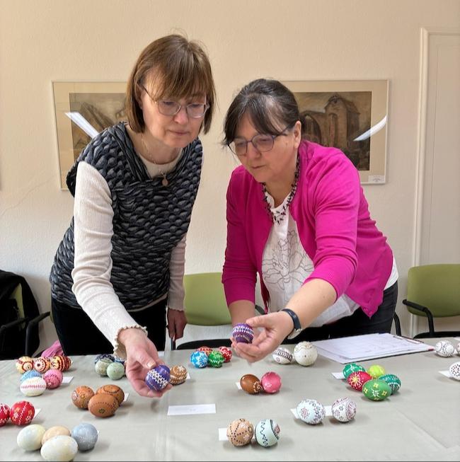 Andrea Pawlikowa a Sonja Hrjehorjowa (wotlěwa)
