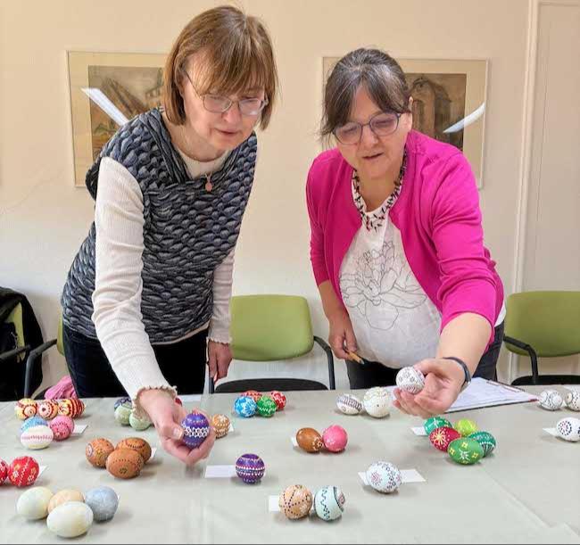 Jury: Andrea Paulik und Sonja Rehor (von links