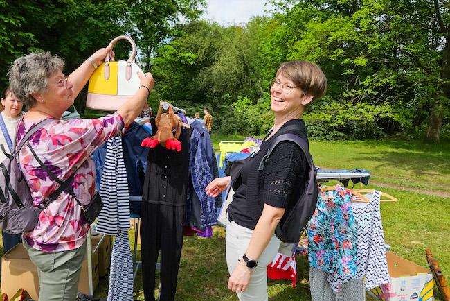 Zufriedene Händler beim WIS Flohmarkt Aldöbern_WIS Spreewald_Foto CH
