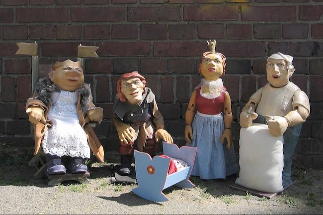 Am Ende wird alles gut beim Figurenschauspiel „Rumpelstilzchen. Die wahre Geschichte“ im Museum Schloss Doberlug.