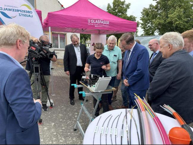 Breitband Start Graue-Flecken in Altdöbern Bild Landkreis OSL