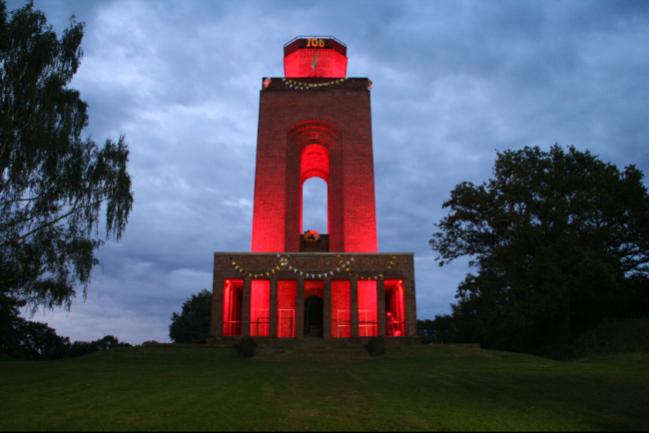 Abendliche Ausblicke vom Bismarckturm waren zuletzt anlässlich der 100-Jahrfeier 2017 möglich. In diesem Jahr werden nun Führungen unter dem Motto „Nachts im Turm“ angeboten.