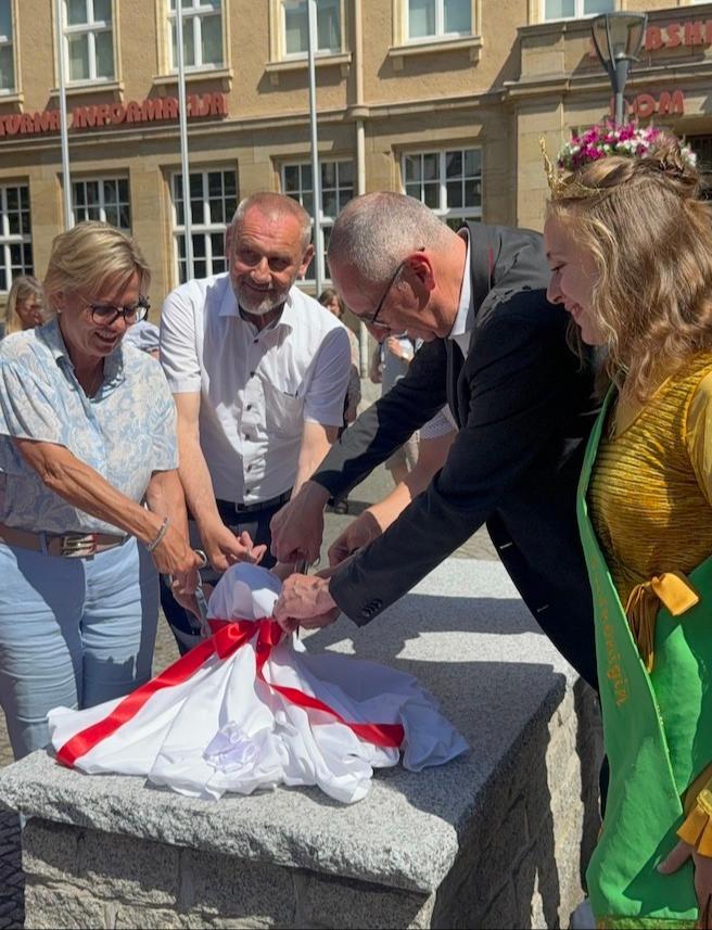 Feierliche Eröffnung (v.l.n.r. Oberbürgermeister Karsten Vogt, Stadtführer Albrecht Ludwig,  Sächsische Staatsministerin für Kultur und Tourismus Barbara Klepsch, i. Bautzener Senfkönigin Vivien Lenz, Mitglied des sächsischen Landtages Marko Schiemann