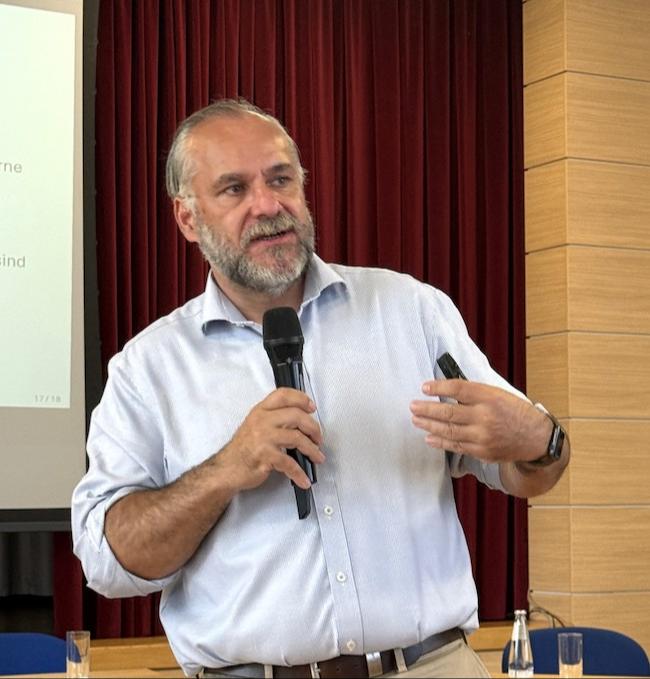 Prof. Schnellenbach