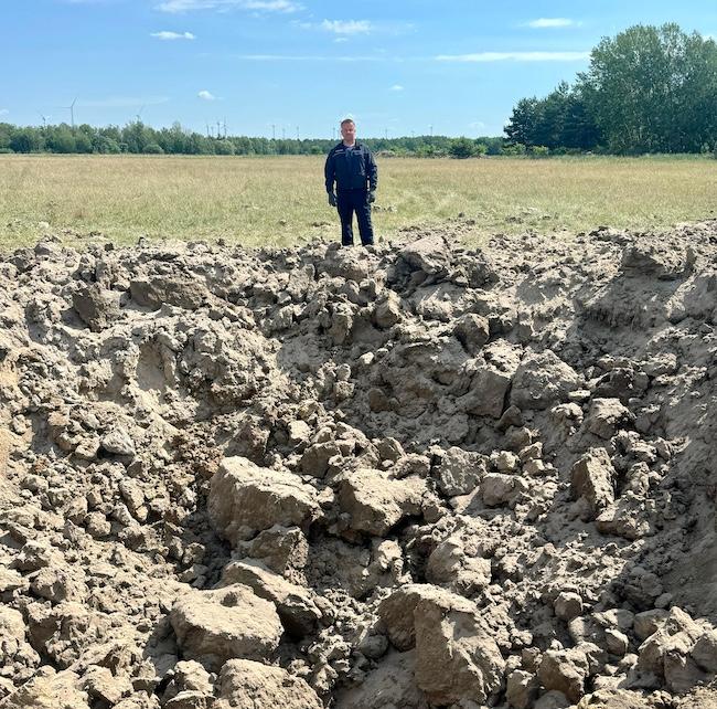 Der Krater nach der Sprengung