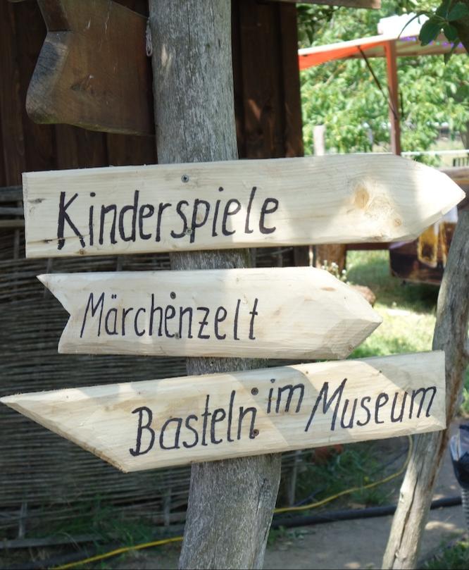 Märchenfestival Schilder zu Aktivitäten