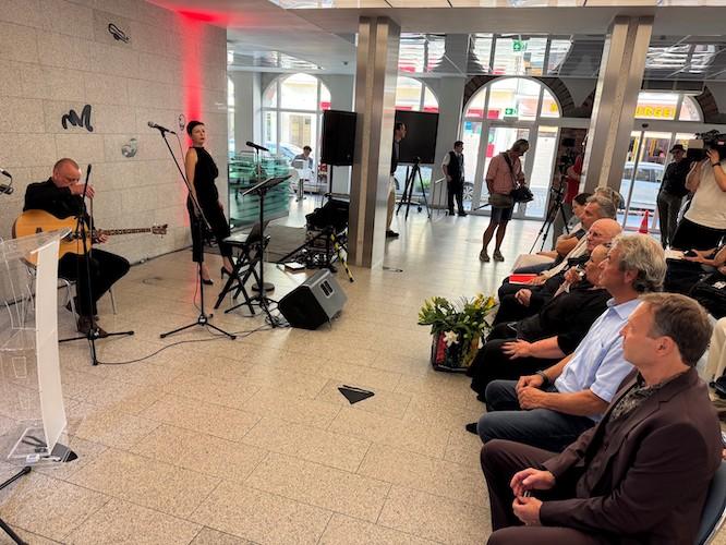 Empfang im Rathaus-Foyer mit kulturellem Programm