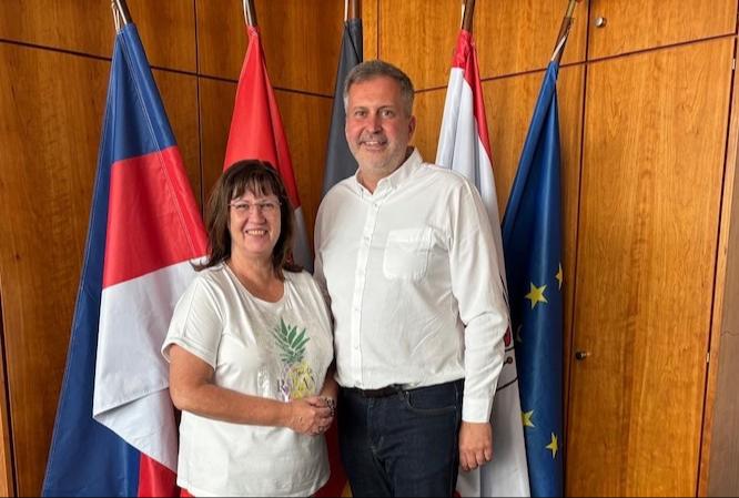 Die Spremberger Bürgermeisterin Christine Herntier und der Cottbuser Oberbürgermeister Tobias Schick