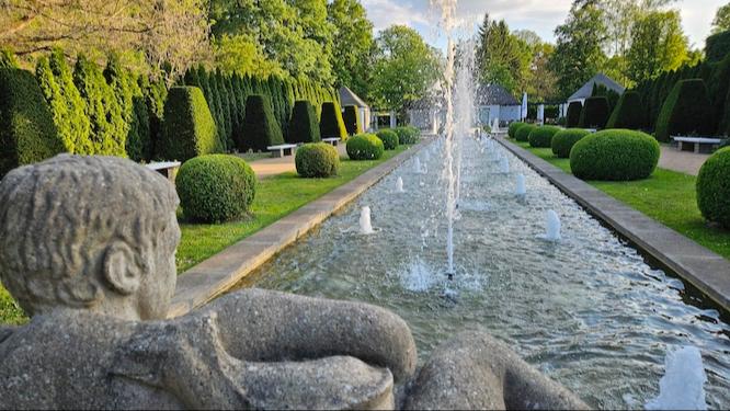 Das Areal der Großen Wasserspiele. Dort findet „Rosentrance“ statt.