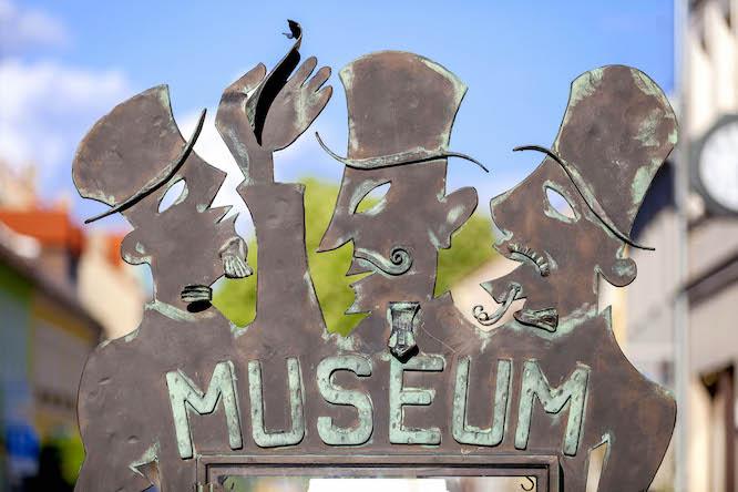 Die Finsterwalder Sänger weisen den Weg: Zum Sängerfest lädt das Sänger- und Kaufmannsmuseum am 29. und 30. August bei freiem Eintritt zu einer Entdeckungsreise durch die Geschichte der berühmten Sänger und der Sängerstadt ein.