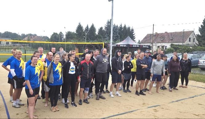 4. Beach-Volleyball-Turnier in Kleinbautzen trotz strömenden Regens ein voller Erfolg