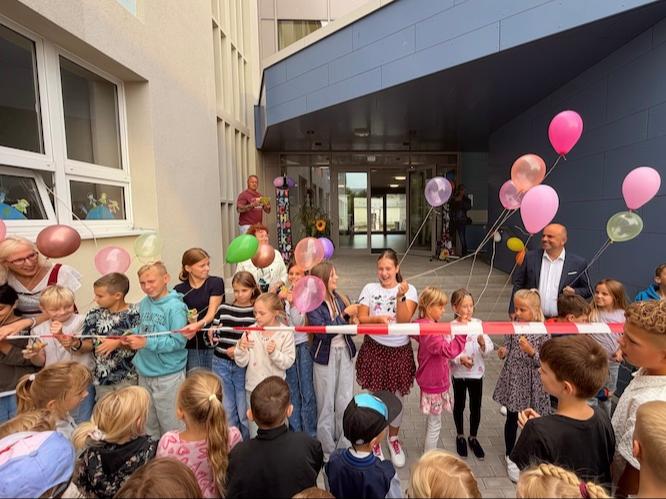 Erweiterungsbau der Liuba-Grundschule eröffnet