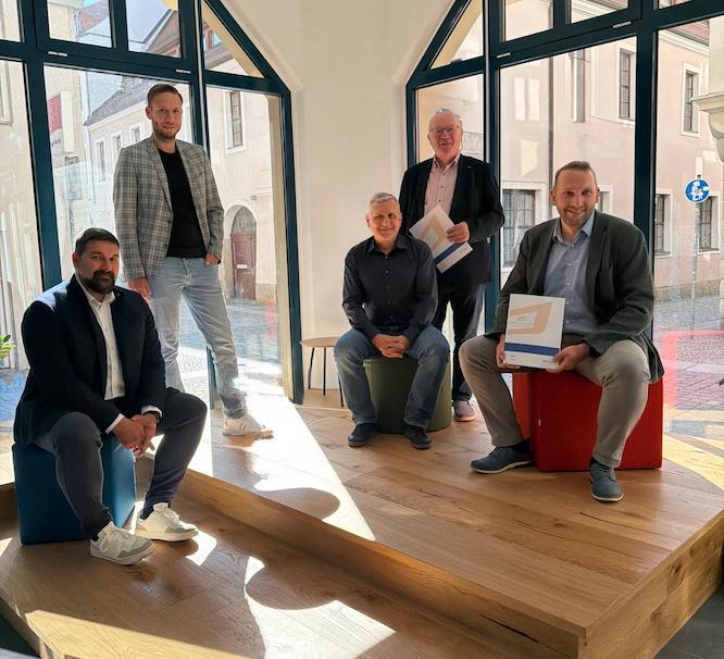 v.l.n.r. Erik Weidner, Amtsleiter Kreisentwicklung des Landkreies Bautzen, Adriane Reinke Amtsleiter Finanzen/ Wirtschaftsförderung Cunewalde, Michael Paduch Geschäftsführer TGZ Bautzen, Thomas Martolock, Bürgermeister Cunewalde, Heiko Nowak, Baubürgermeister Stadt Bautzen