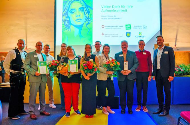 Die Nominierten des „Ausbildungsstars 2026“ gemeinsam mit Landrat Marcel Schmidt (r.).