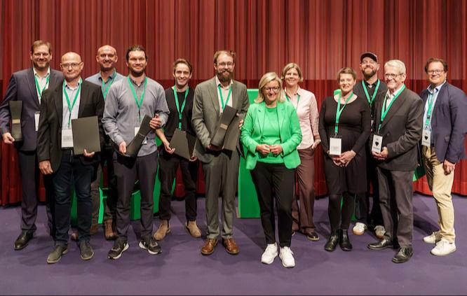 Preisträger des Brandenburger Innovationspreises 2026 mit Martina Klement, Ministerin für Wirtschaft, Energie, Klimaschutz und Europa des Landes Brandenburg