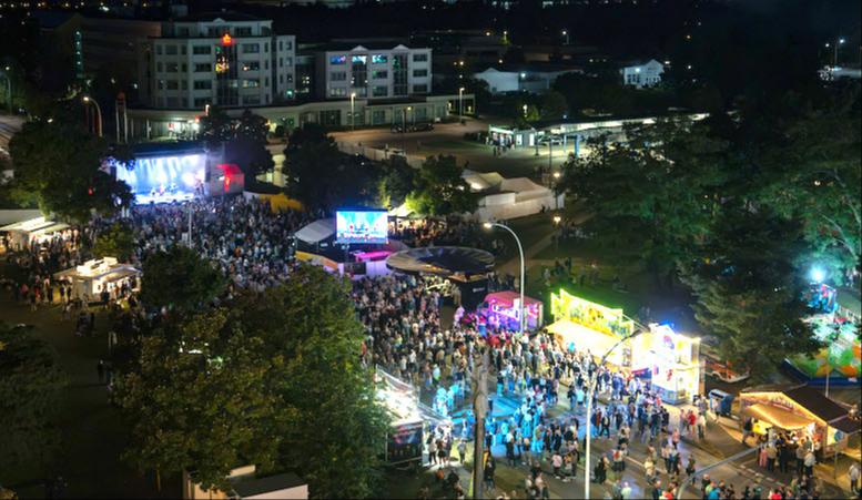 Das Stadtfest Eisenhüttenstadt aus luftiger Höhe