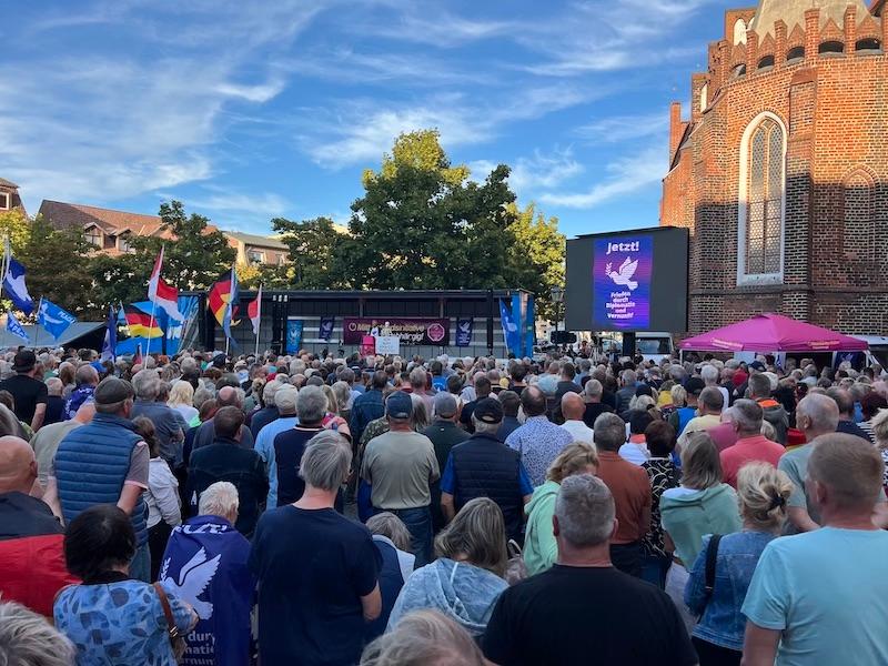 Unter dem deutlichen Motto „Frieden statt Kriegstreiberei“ hat am 31.08.2026 in Cottbus eine Friedenskundgebung der Mittelstandsinitiative Brandenburg e.V. stattgefunden.