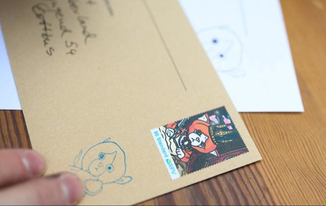 Eine Briefmarke, die hilft. Eine Postkarte, die verbindet.
