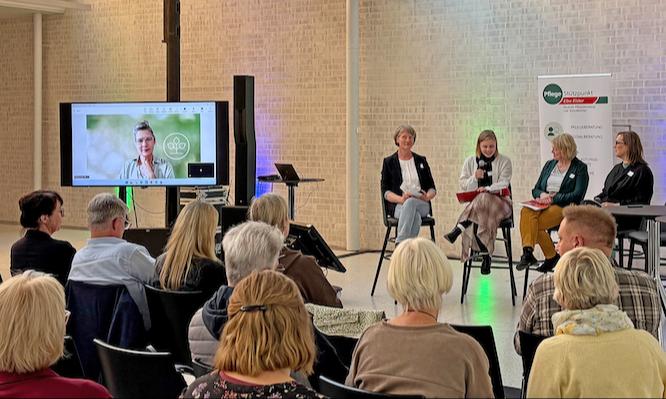 Während der Podiumsdiskussion wurden viele Unterstützungsangebote vorgestellt.