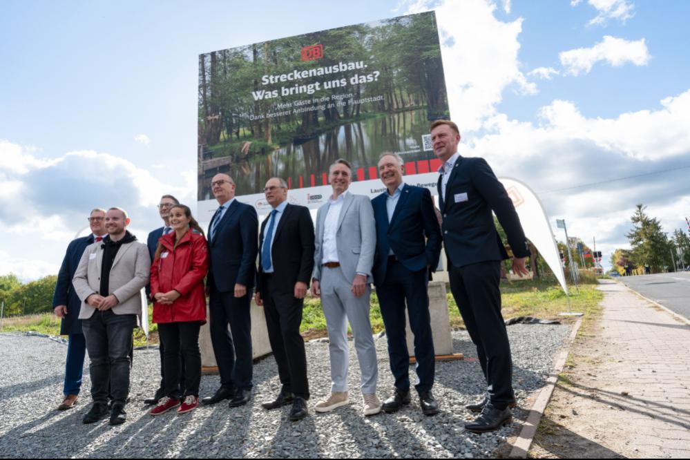 Symbolischer Baustart in Raddusch (niedersorbisch Raduš) für die Ausbaustrecke (ABS) von Lübbenau nach Cottbus.