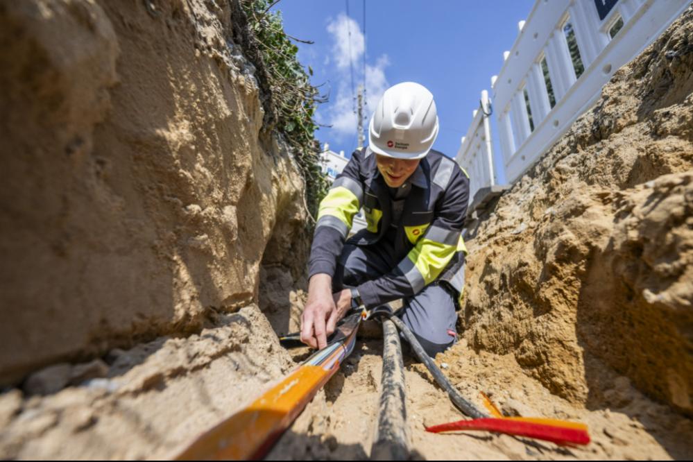 SachsenEnergie hat 2023 mit dem eigenwirtschaftlichen Ausbau des Glasfasernetzes in Bischofswerda begonnen.